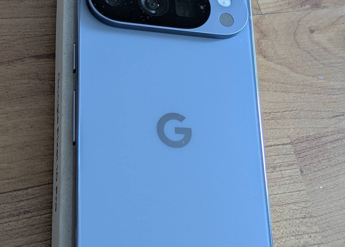 Zadní strana telefonu Google Pixel 10 Pro