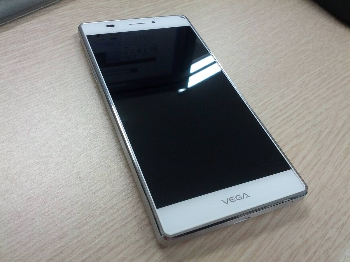 Telefon Pantech Vega Iron