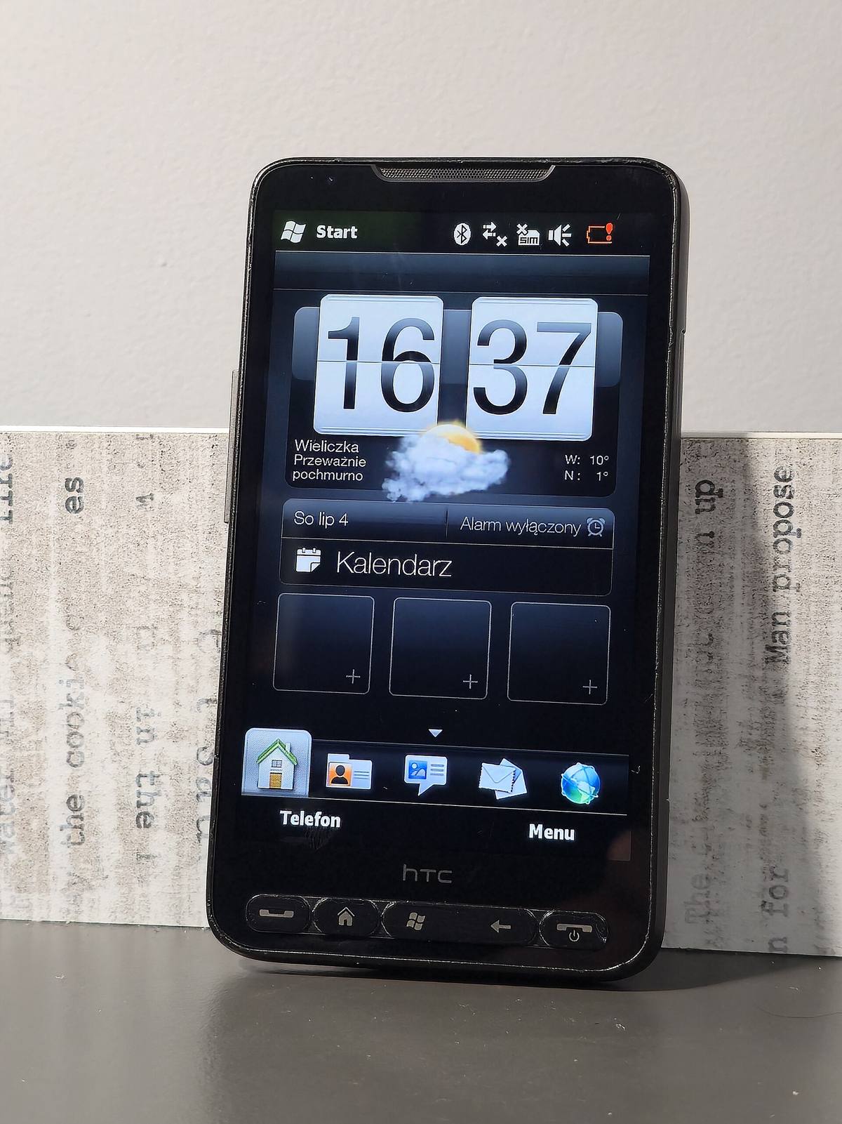 HTC HD2 zepředu